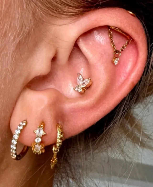 Diese Kundin hatte eine Histaminallergie. Durch das Allergie Piercing kann sie jetzt wieder ohne Probleme Wein trinken. Freut mich dass es bei dir geholfen hat.🙏👍. #allergiepiercing #tathspiekswerkstatt #tathspiercing #wächtersbach #piercing
